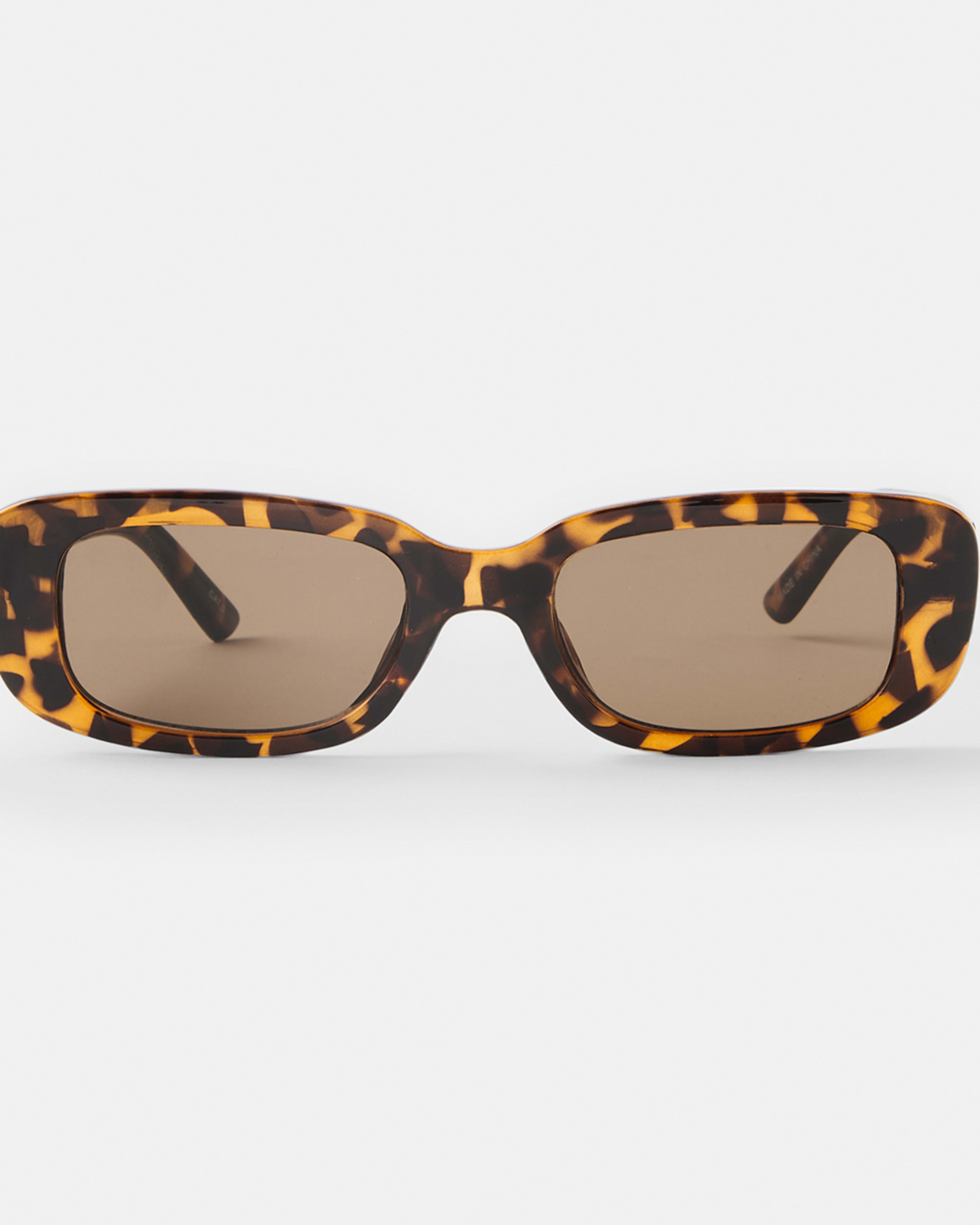1 Rectangle Classic Sunglasses Tort, 1 of 6