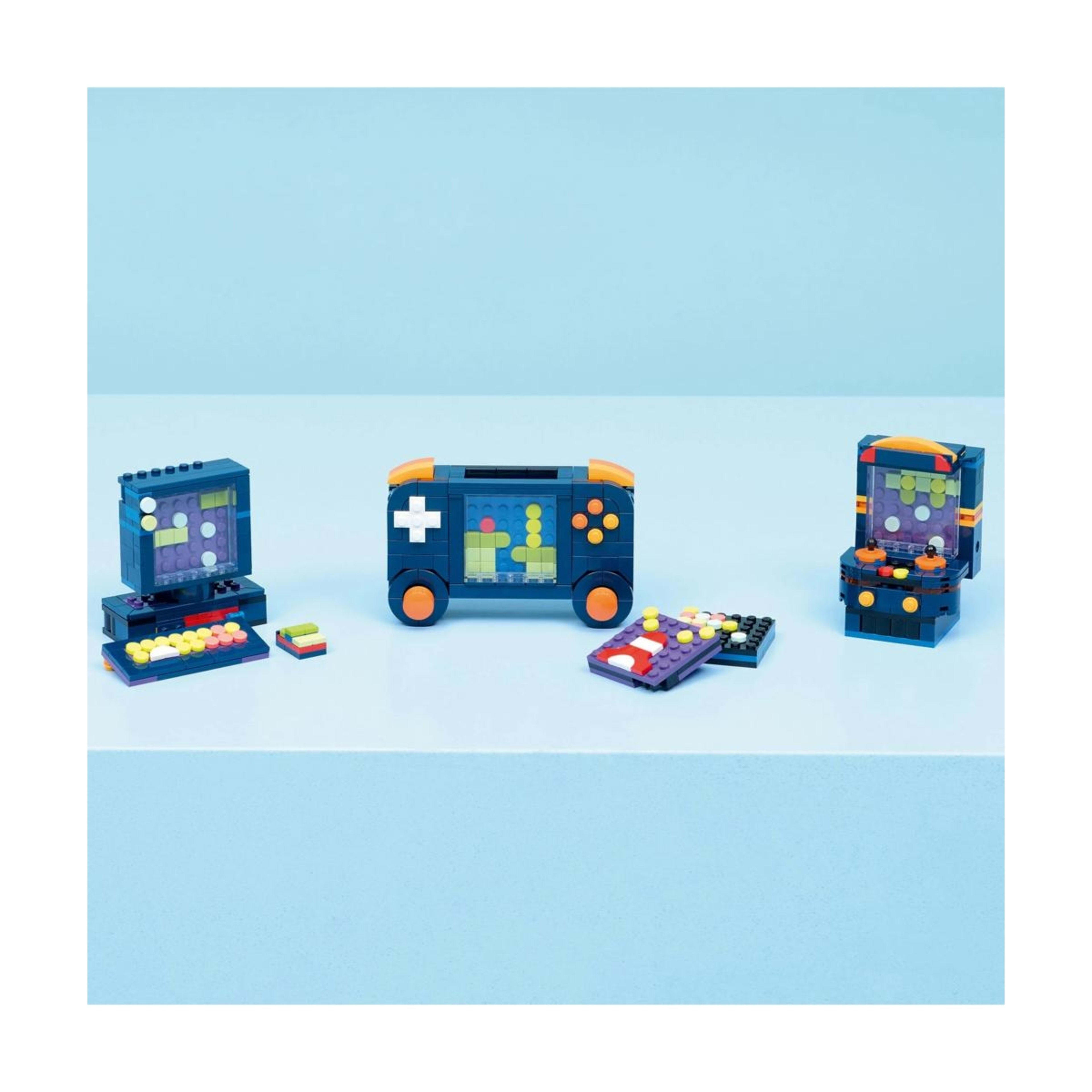 9 LEGO Creator 3 in 1 Retro Gaming Console 31380, 9 of 10