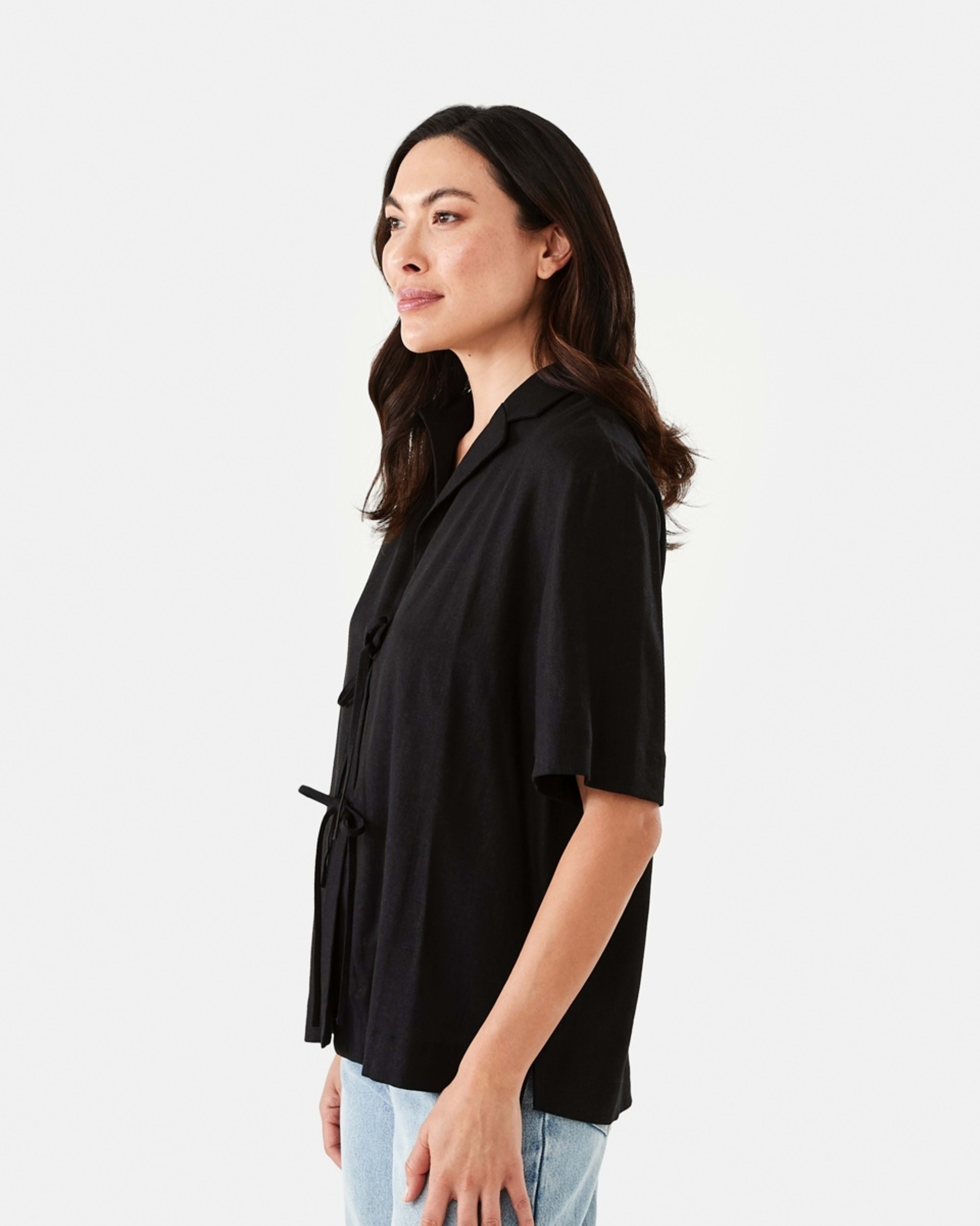 2 Short Sleeve V-Neck Tie Front Top Black, 2 of 6