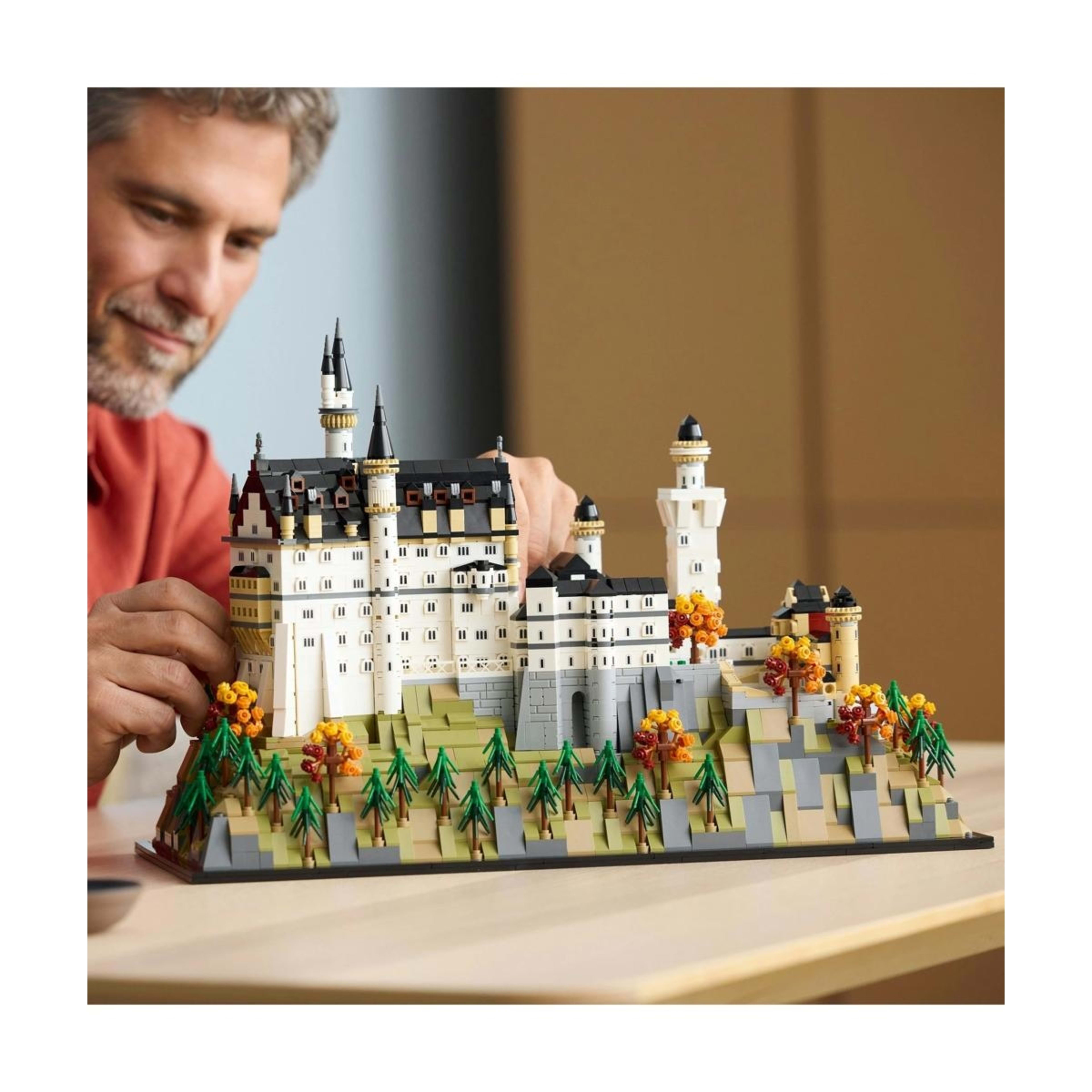 9 LEGO Architecture Neuschwanstein Castle 21063, 9 of 10