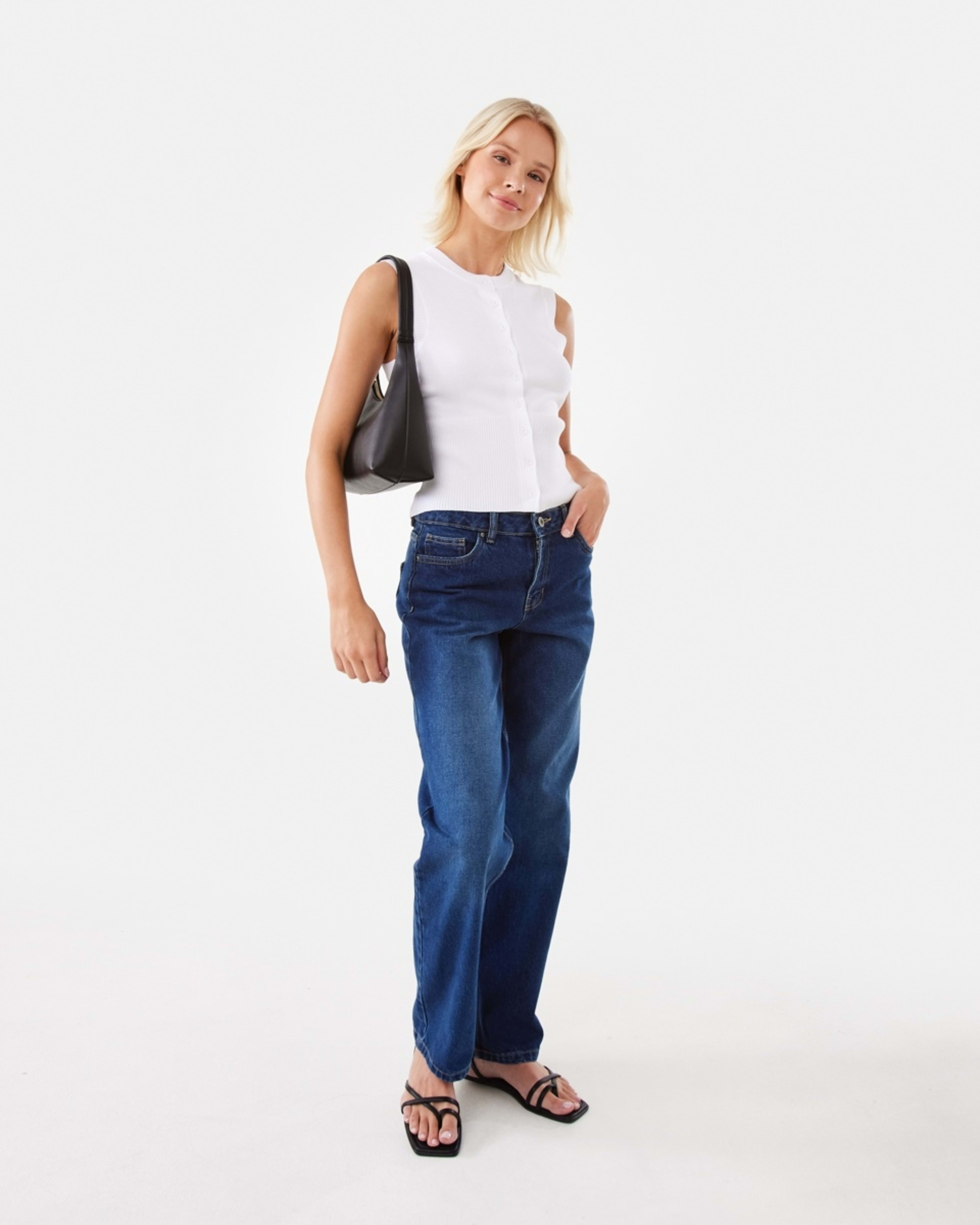 9 Sleeveless Fitted Vest White, 9 of 10