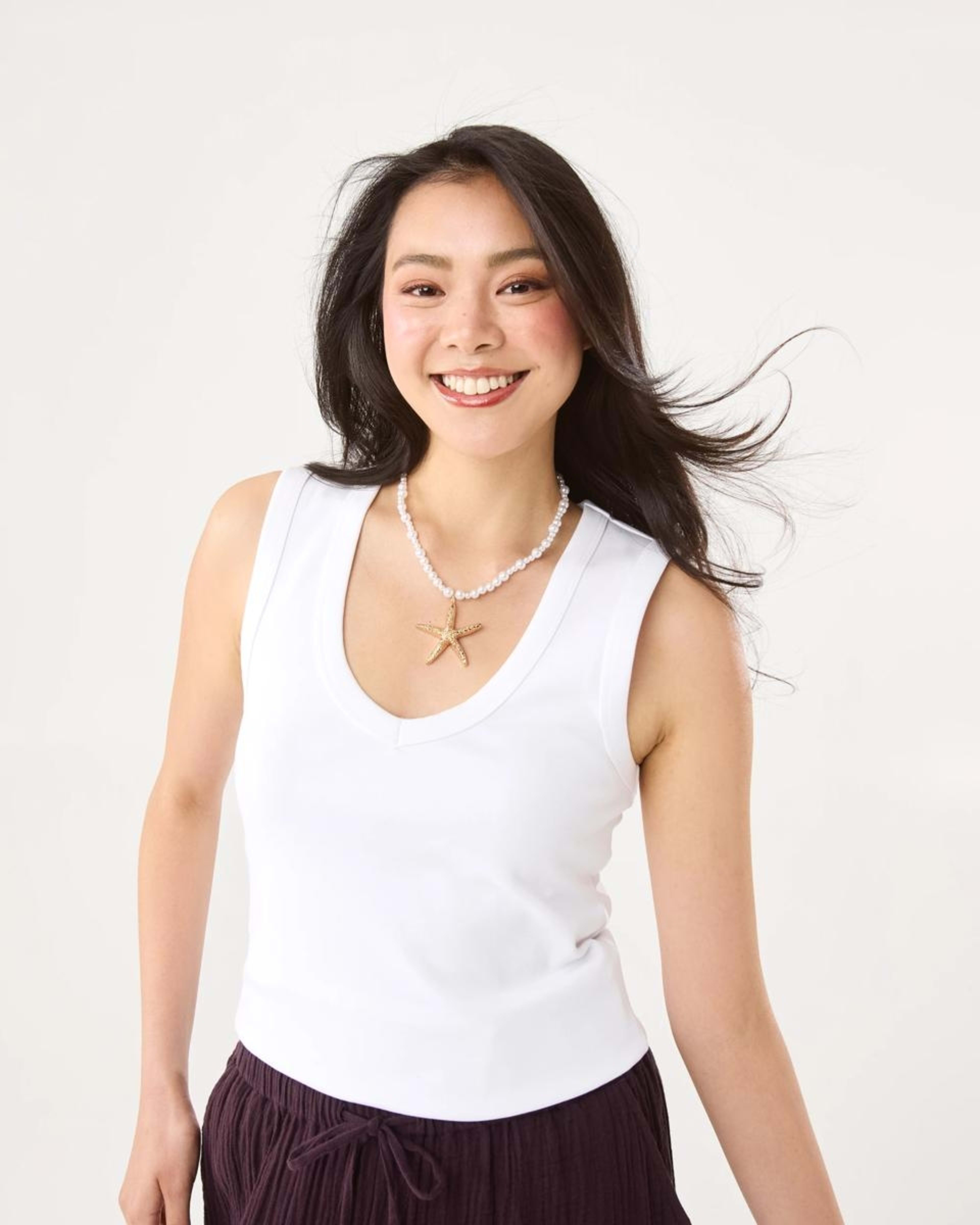 1 Sleeveless Elevated V-Neck Top White, 1 of 7