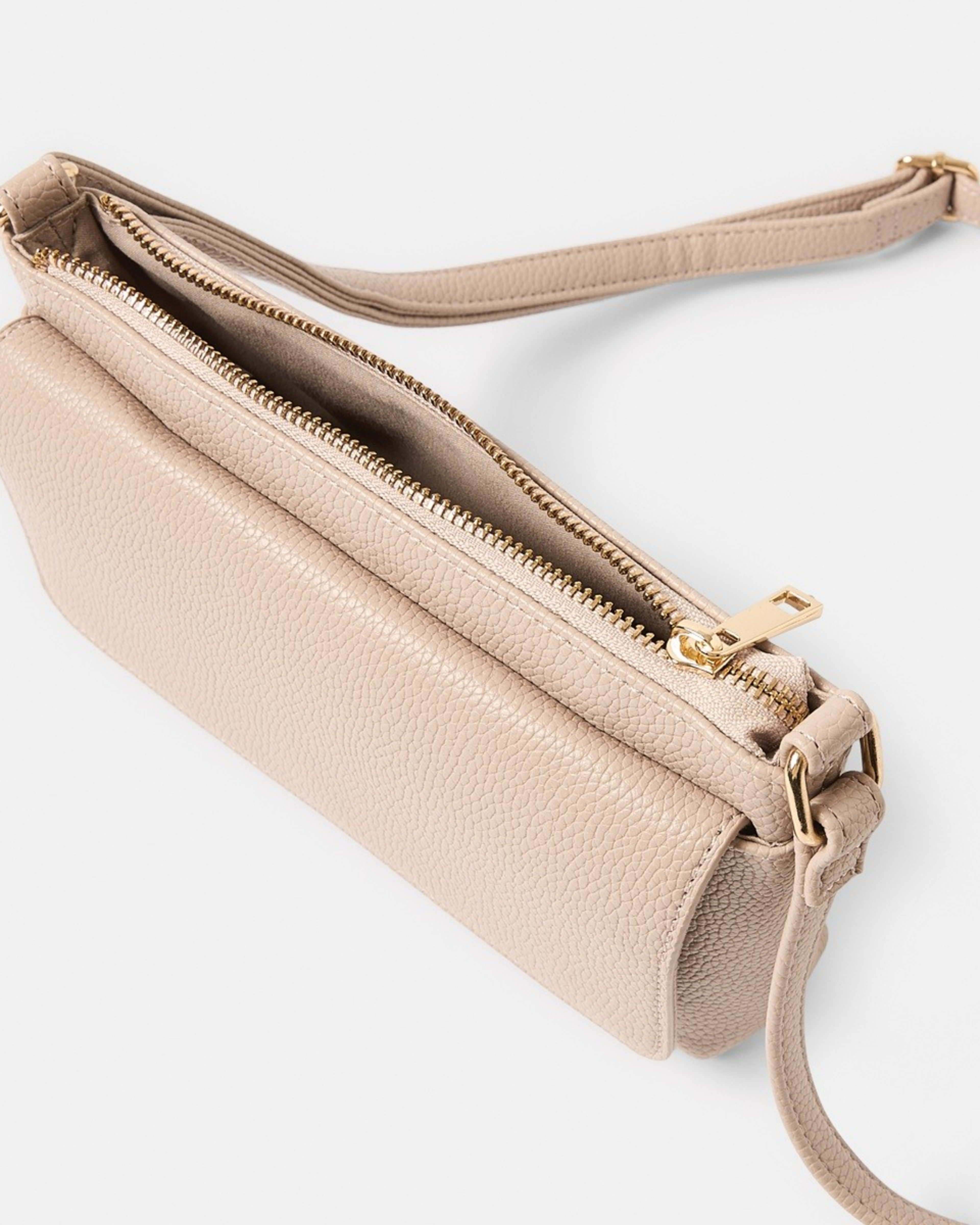 4 Envelope Pocket Crossbody Bag BUFF PINK, 4 of 5