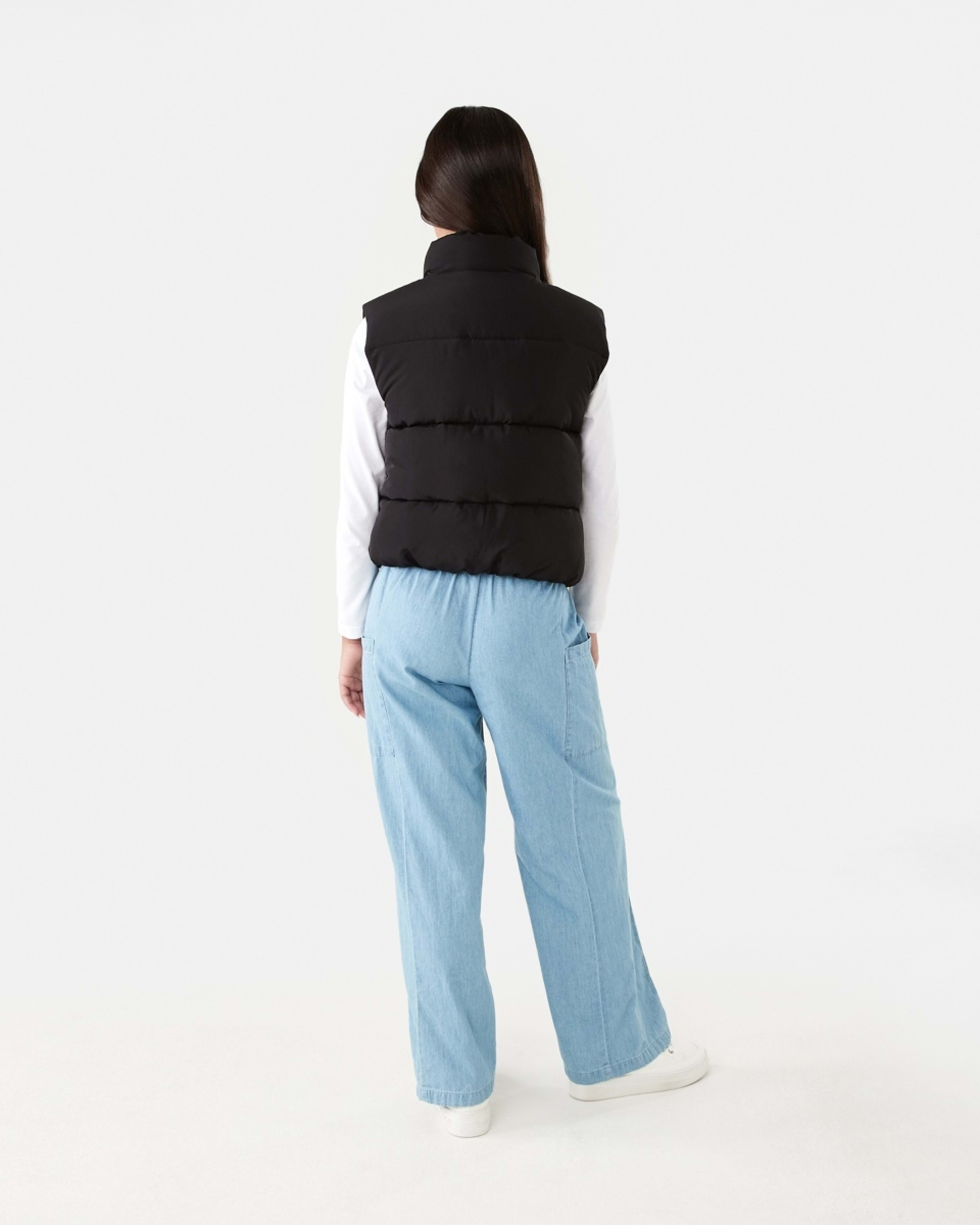 8 Puffer Vest Black, 8 of 10