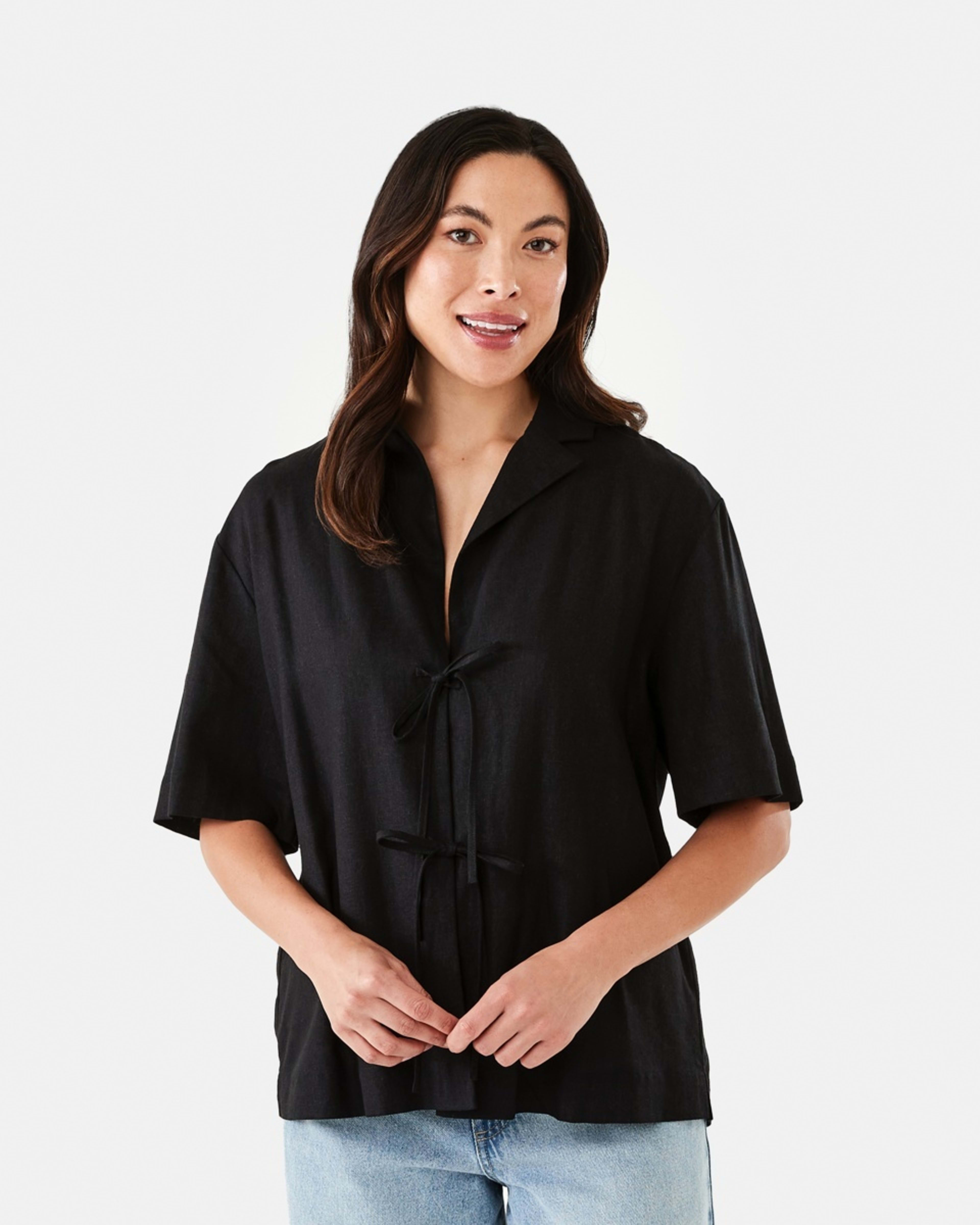 1 Short Sleeve V-Neck Tie Front Top Black, 1 of 6