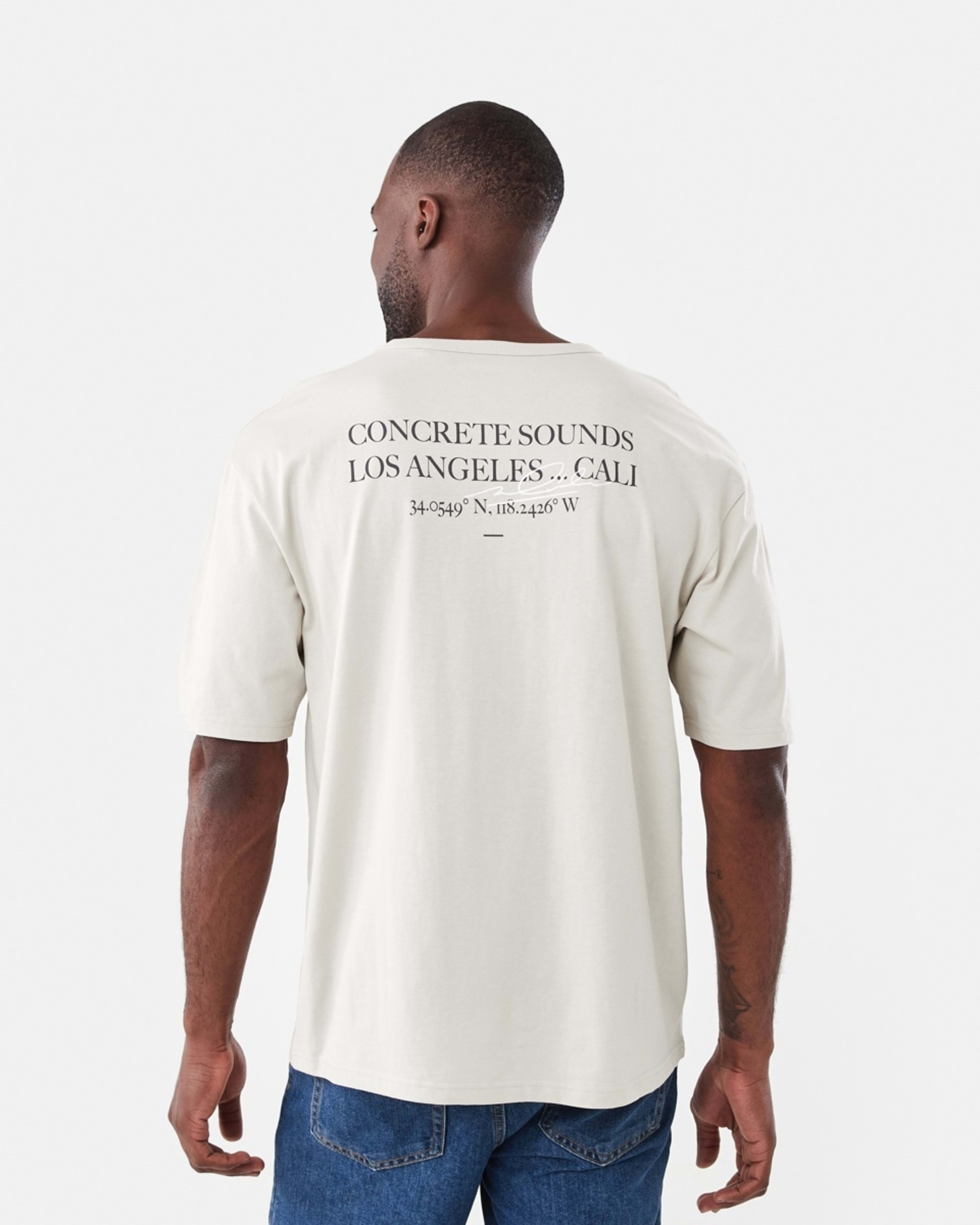 3 Oversized Graphic T-shirt Bge Dune, 3 of 6