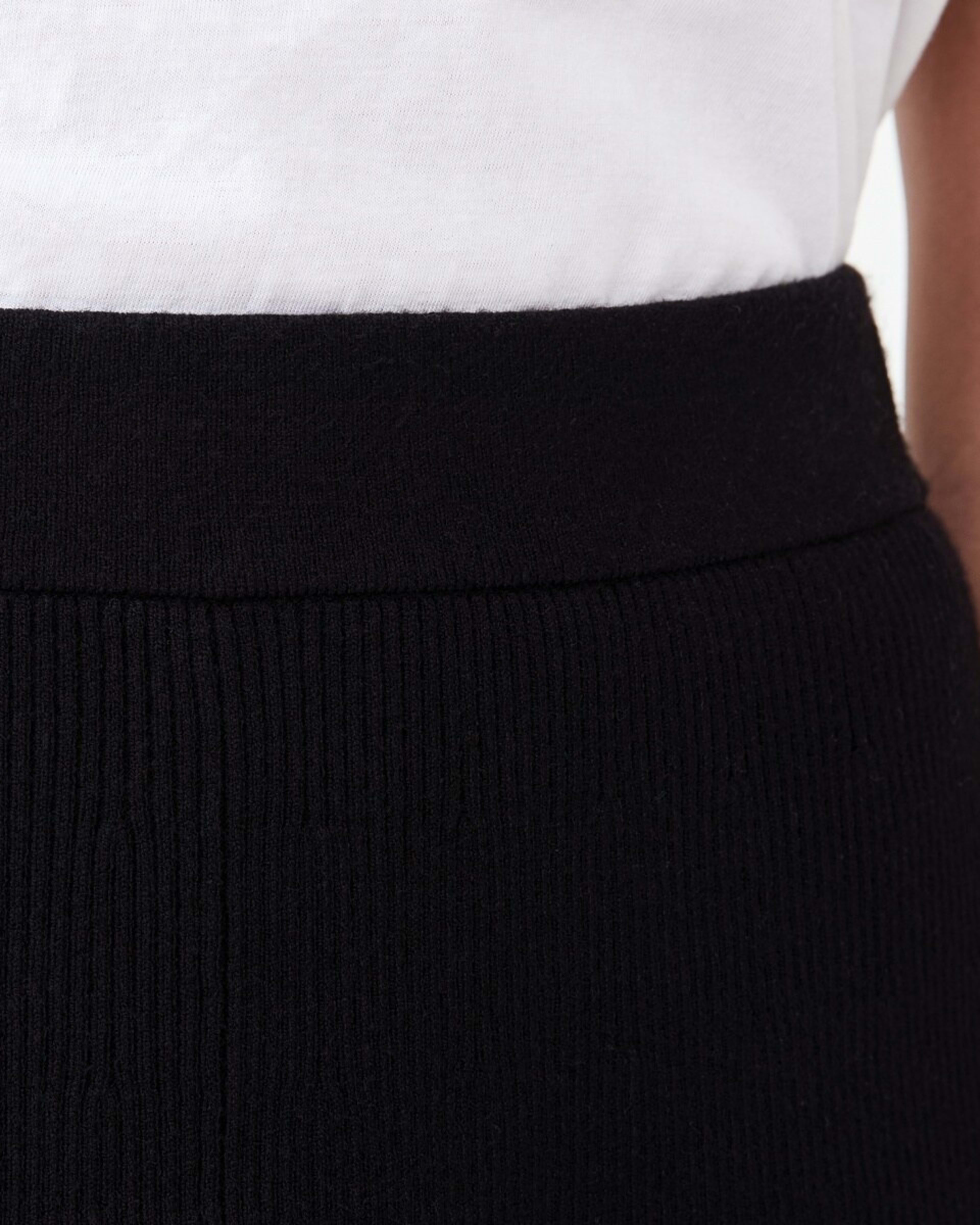 4 True Knit Rib Mini Skirt Black, 4 of 5