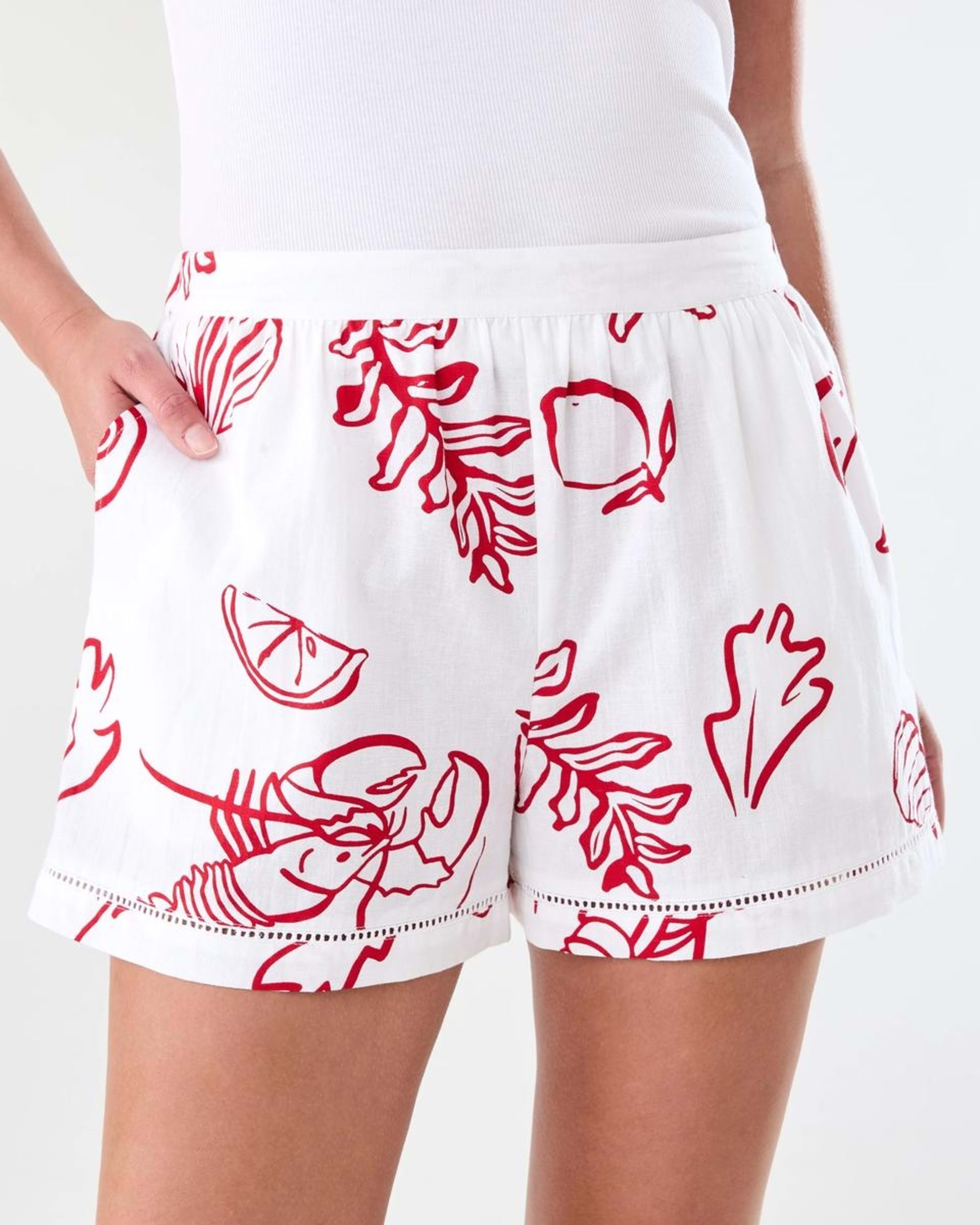 1 Ladder Trim Shorts Red Vacay, 1 of 7