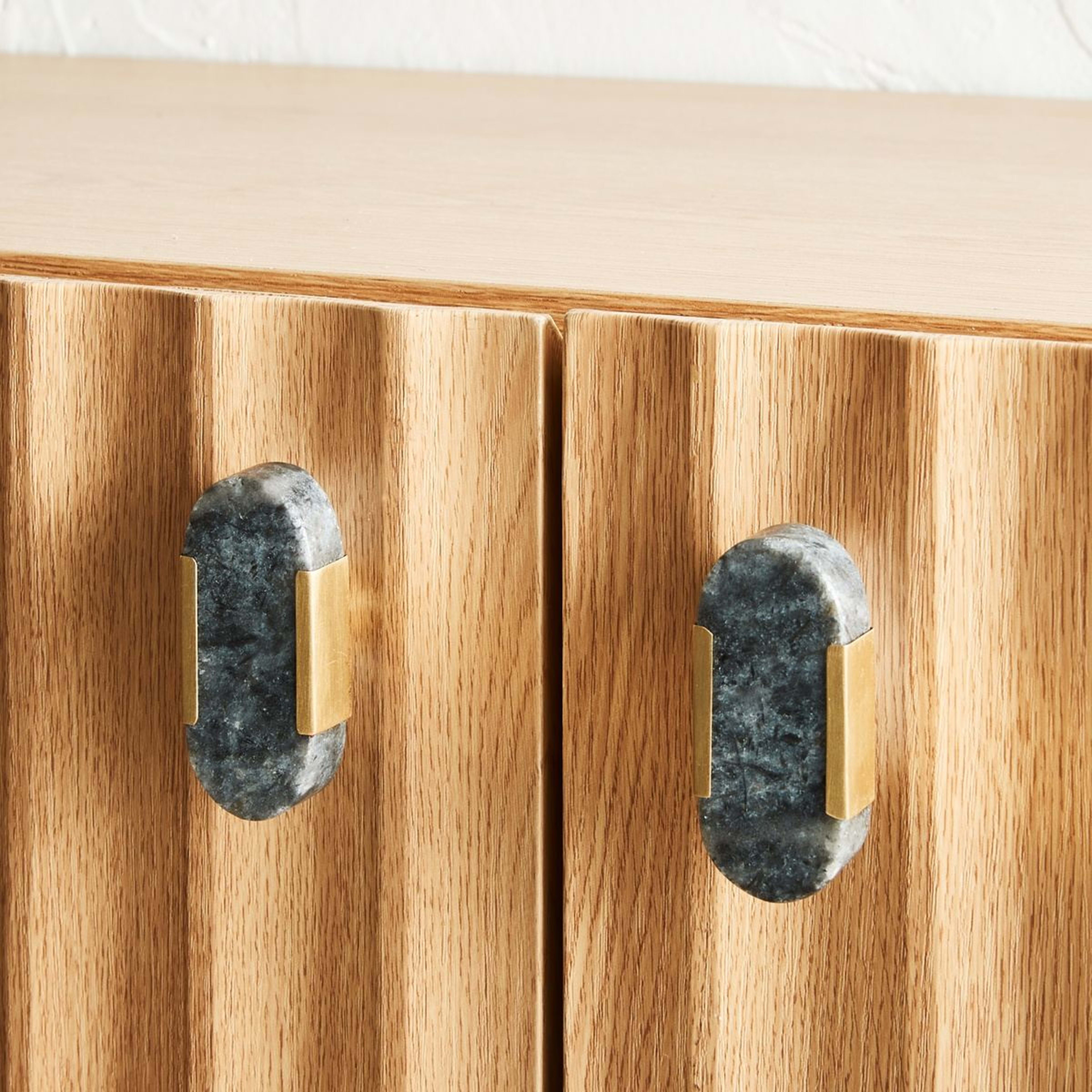 7 2 Pack Oak and Gold Look Handles, 7 of 7