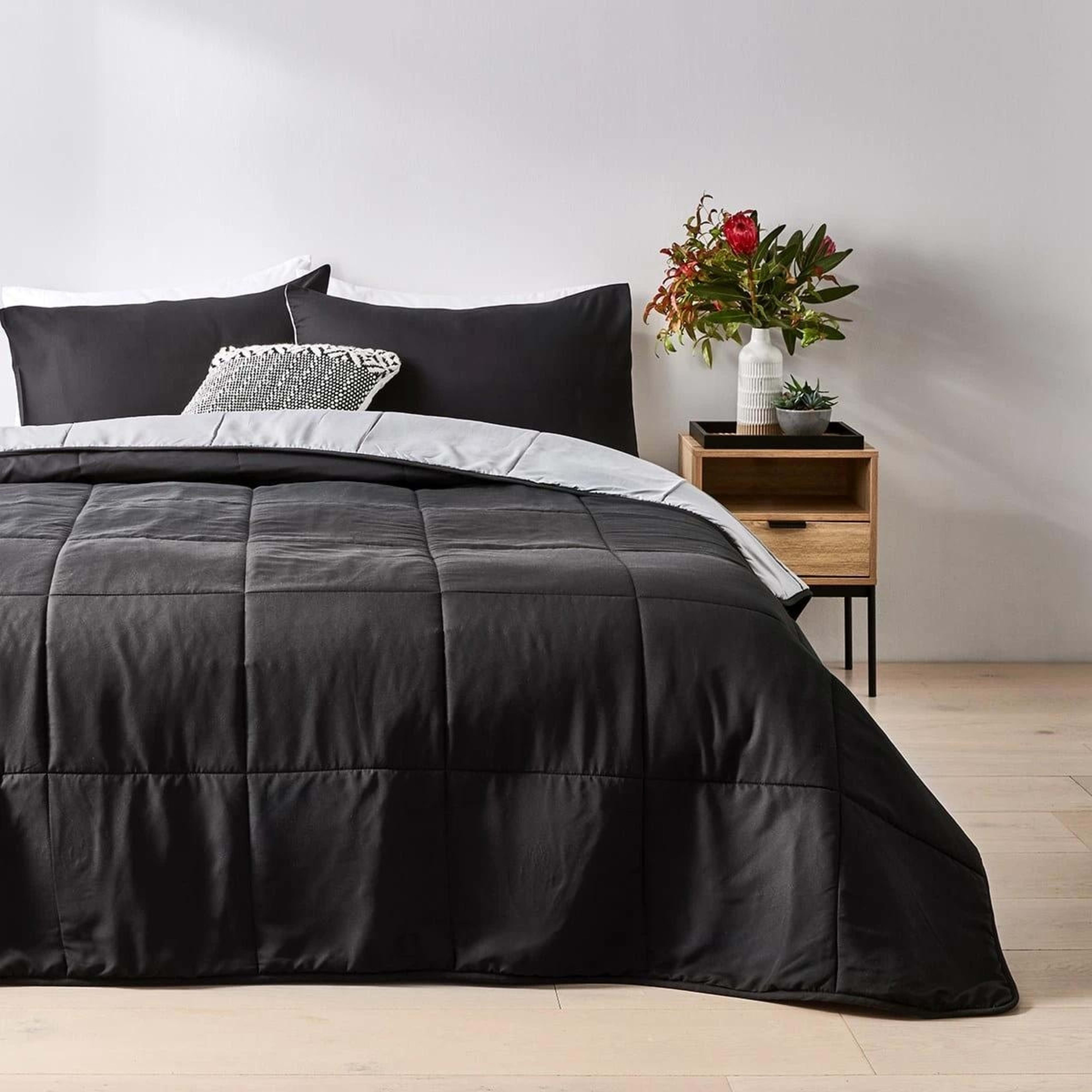 1 Reversible Comforter Set - Single Bed, Black, 1 of 6