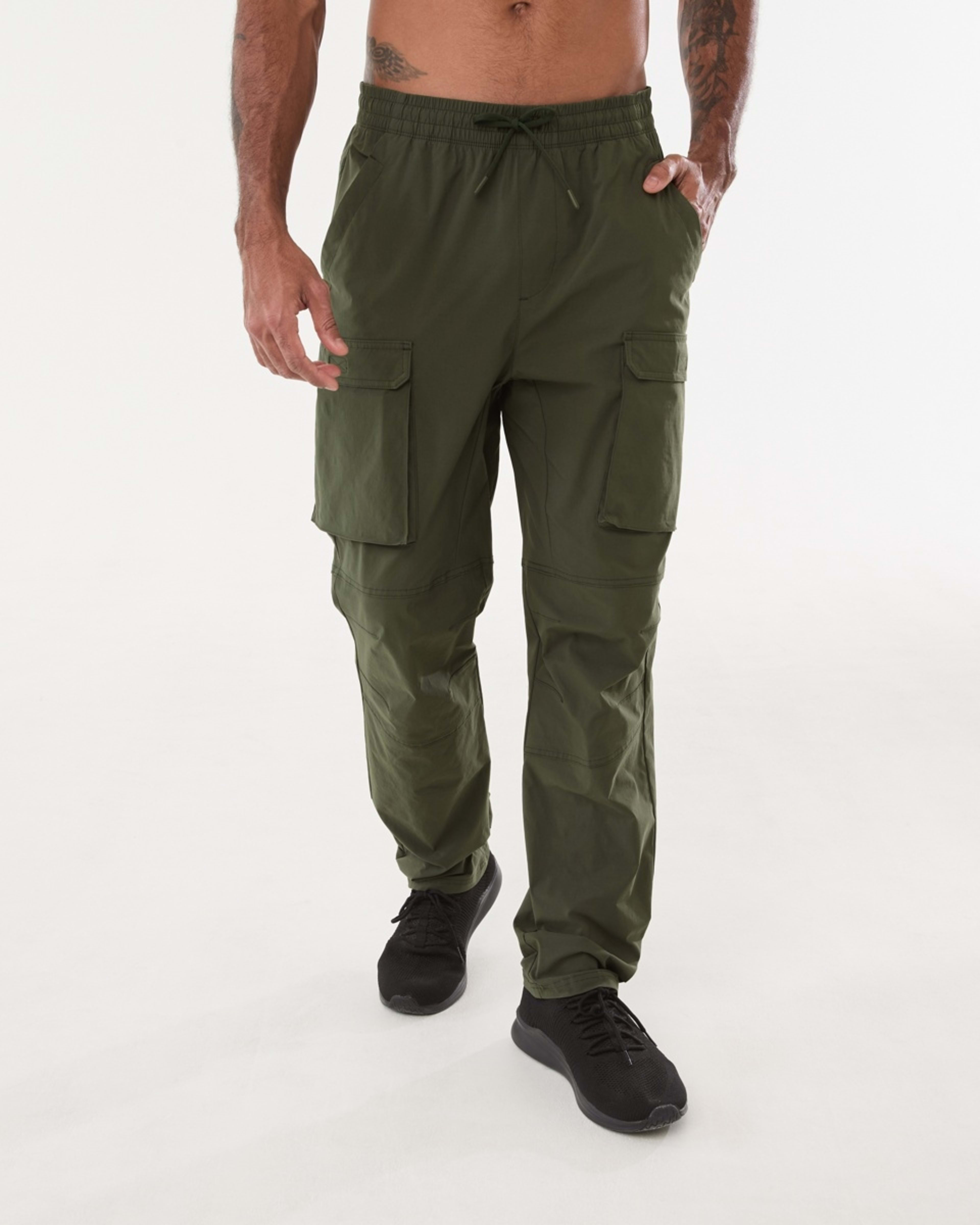 1 Active Mens Woven Cargo Pants DEEPEST GREEN, 1 of 6