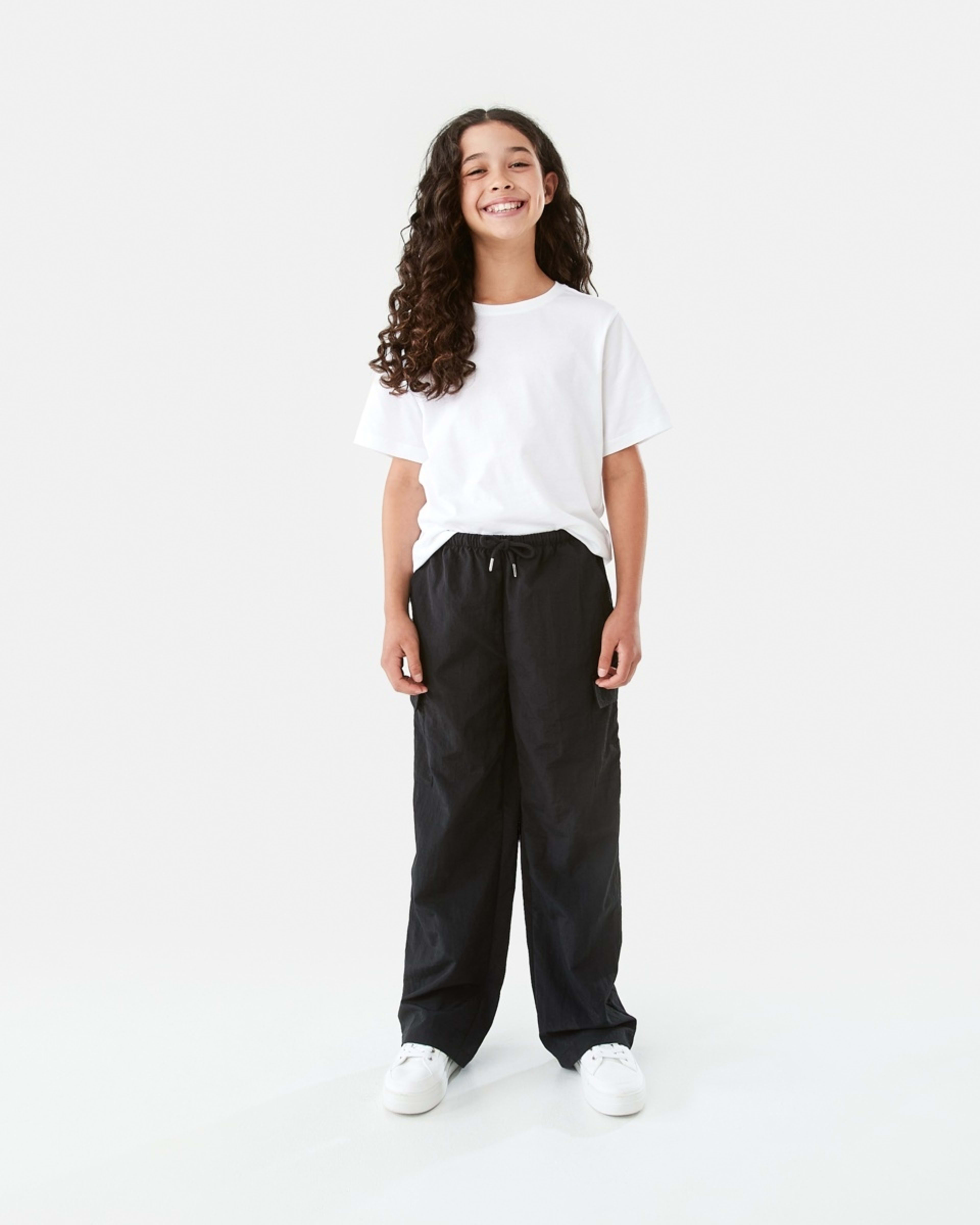 6 Parachute Pants Black, 6 of 9