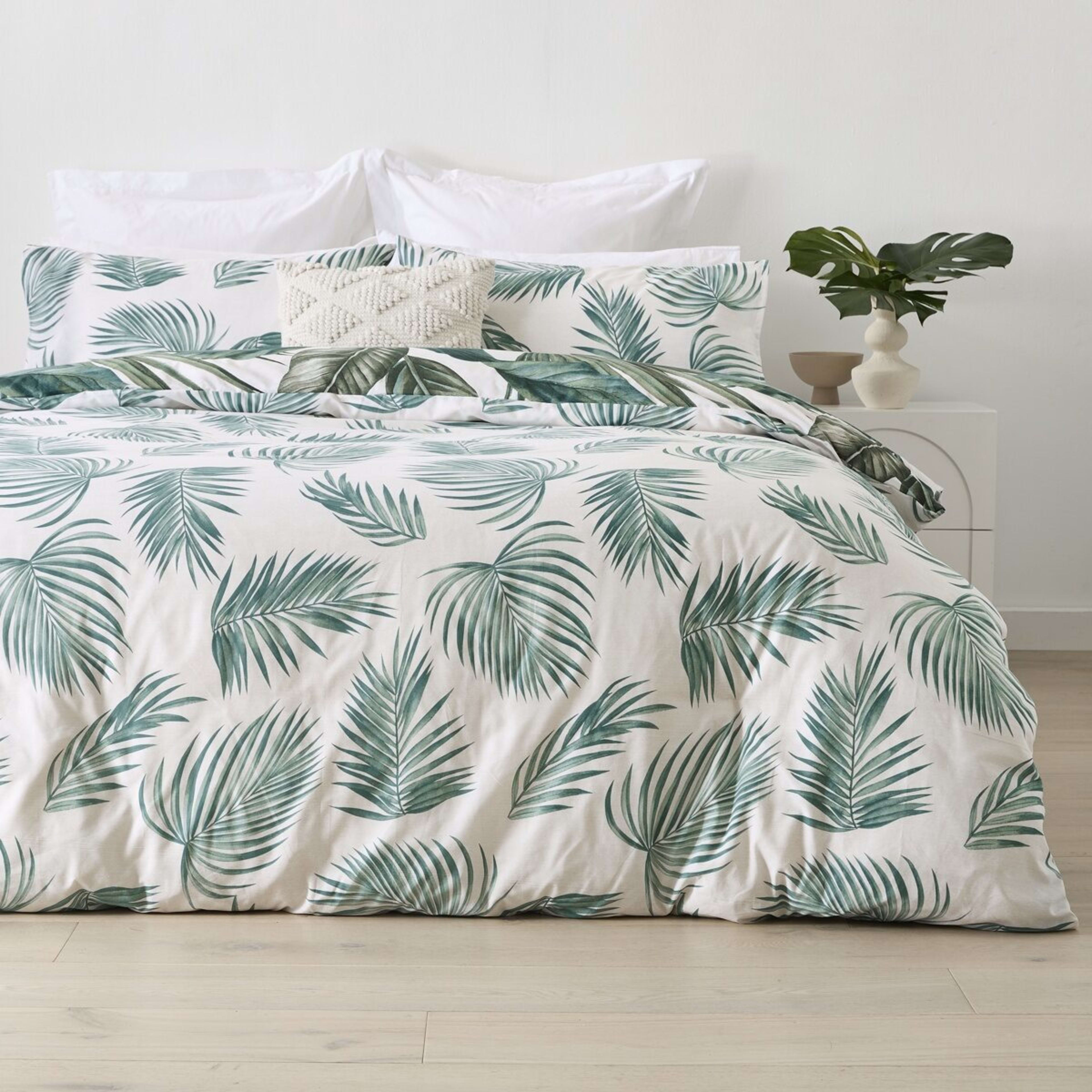 2 Bryony Cotton Rich Reversible Quilt Cover Set - Single Bed, Green, 2 of 7
