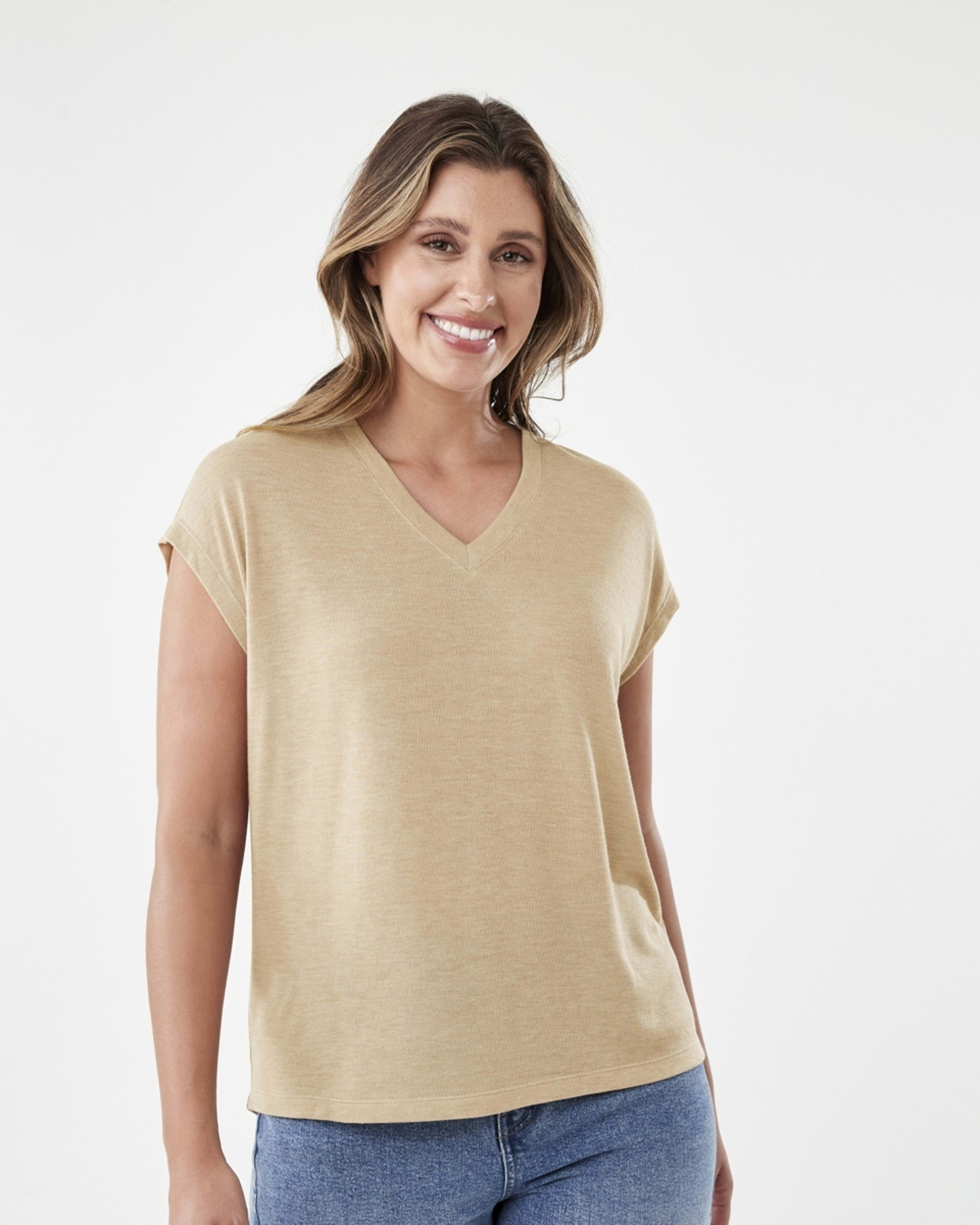 1 Short Sleeve Warm Handle V-Neck Top Sand Mrl, 1 of 6