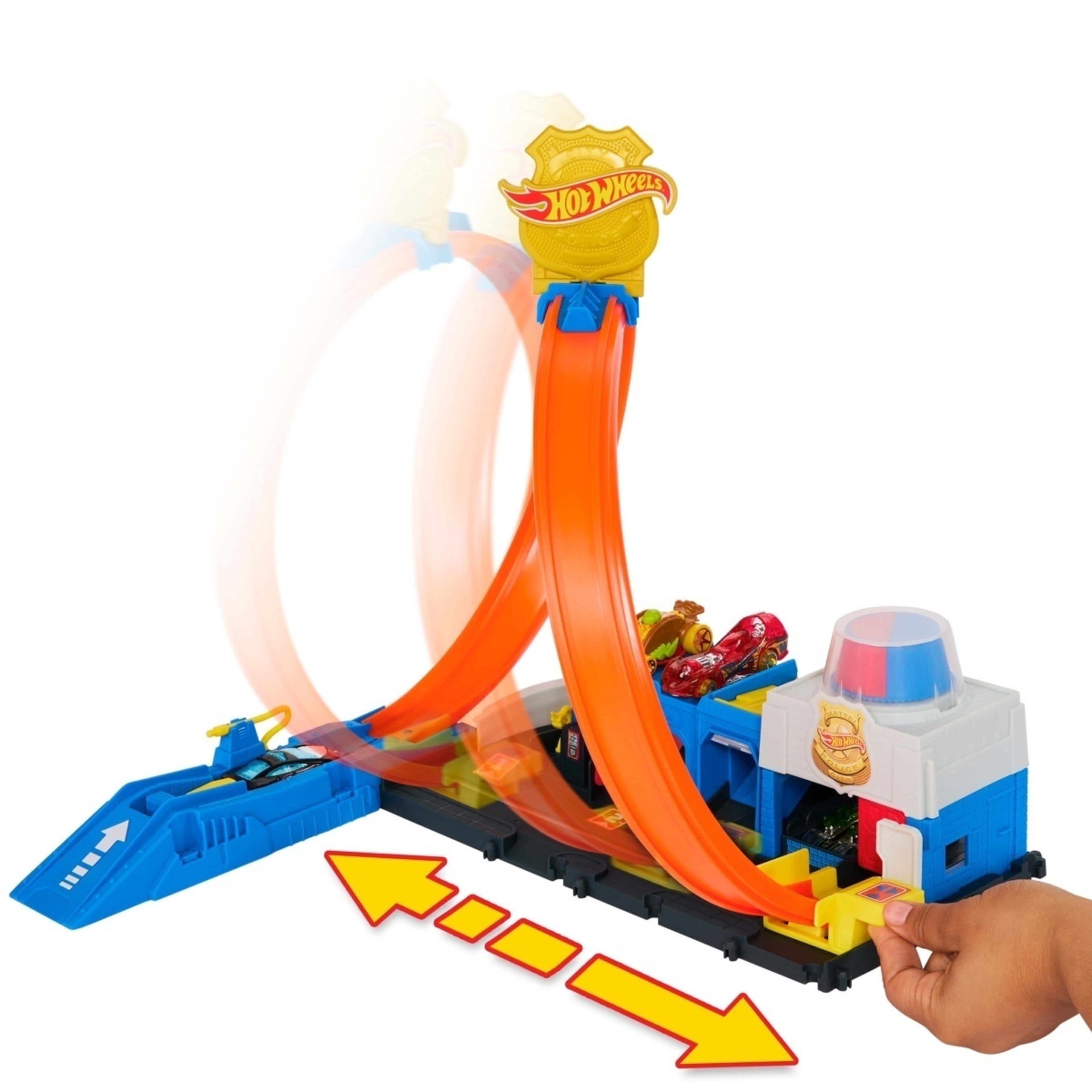 4 Hot Wheels City Super Police Station Playset, 4 of 5