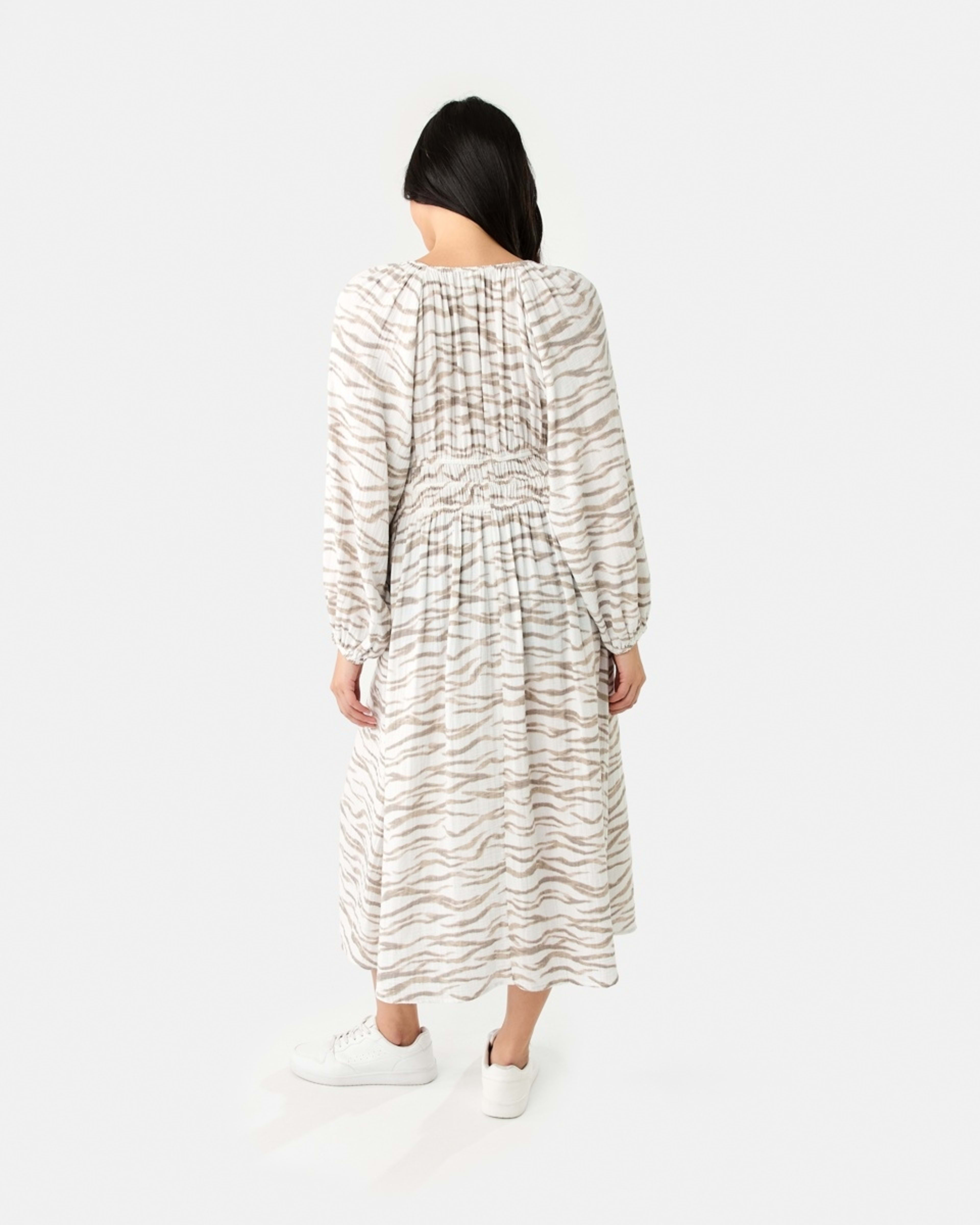 4 Long Sleeve Shirred Detail Midi Dress SOFT ZEBRA CLOUD DANCER, 4 of 8