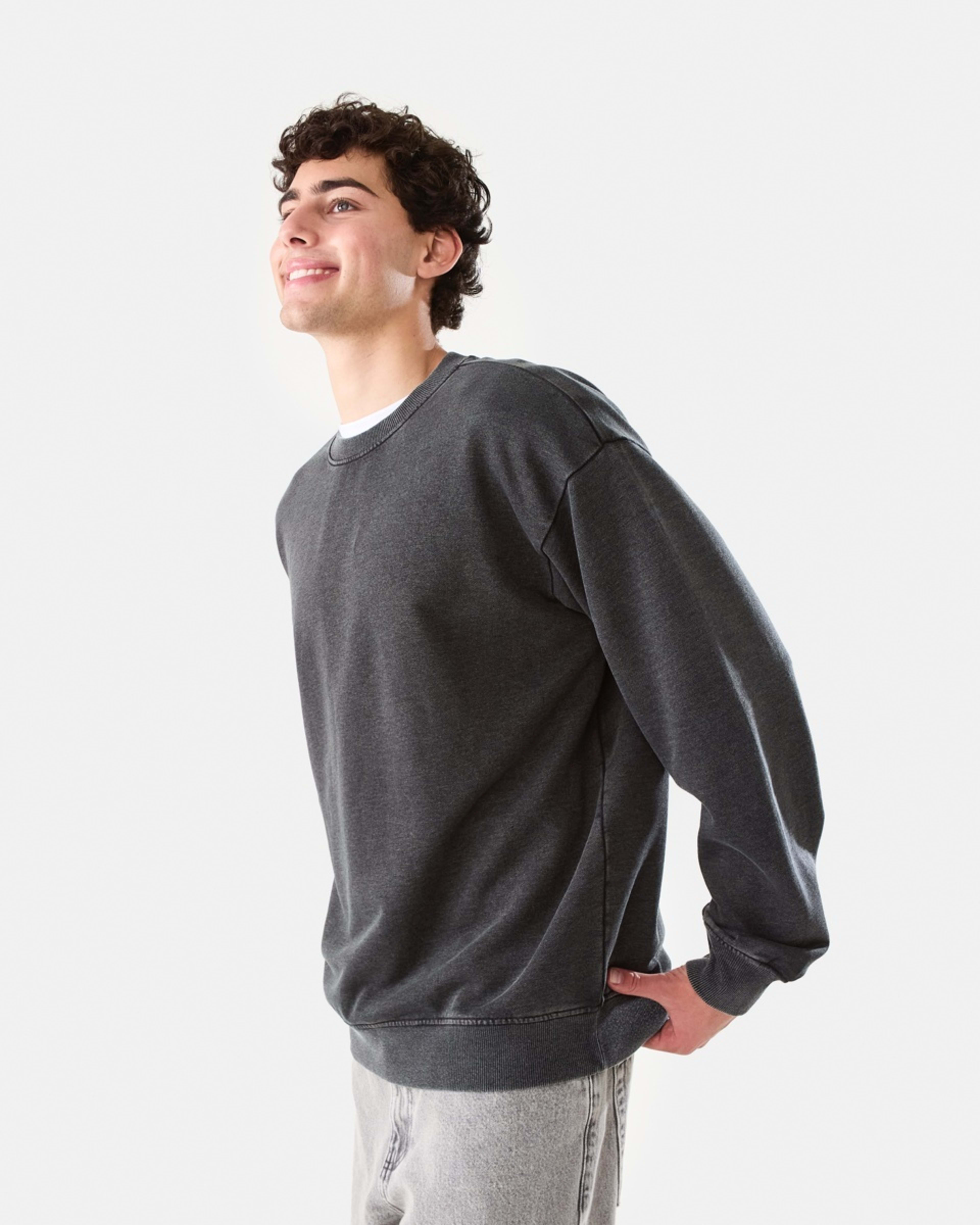 1 Oversized Crew Neck Sweatshirt Black