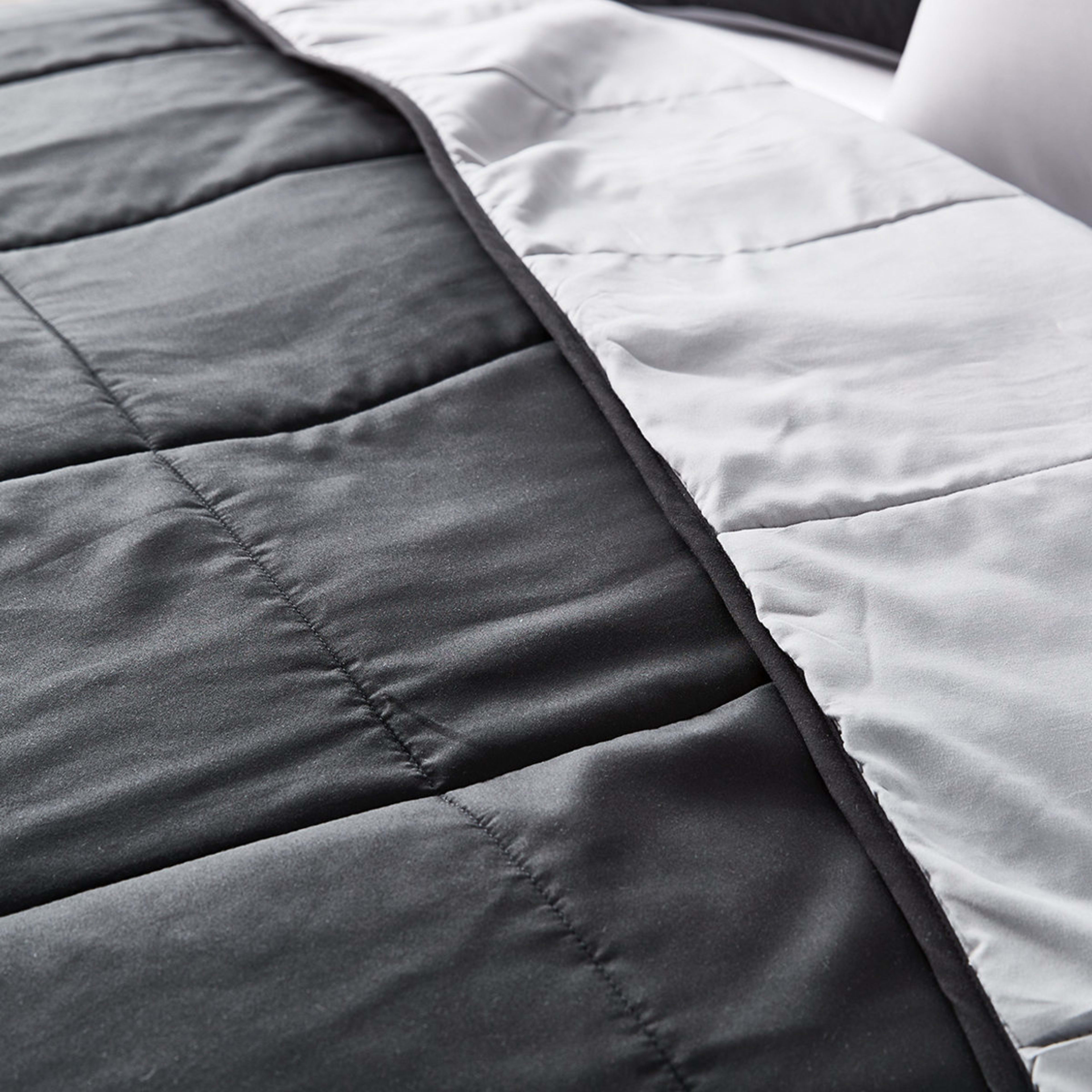 4 Reversible Comforter Set - Queen Bed, Black, 4 of 6