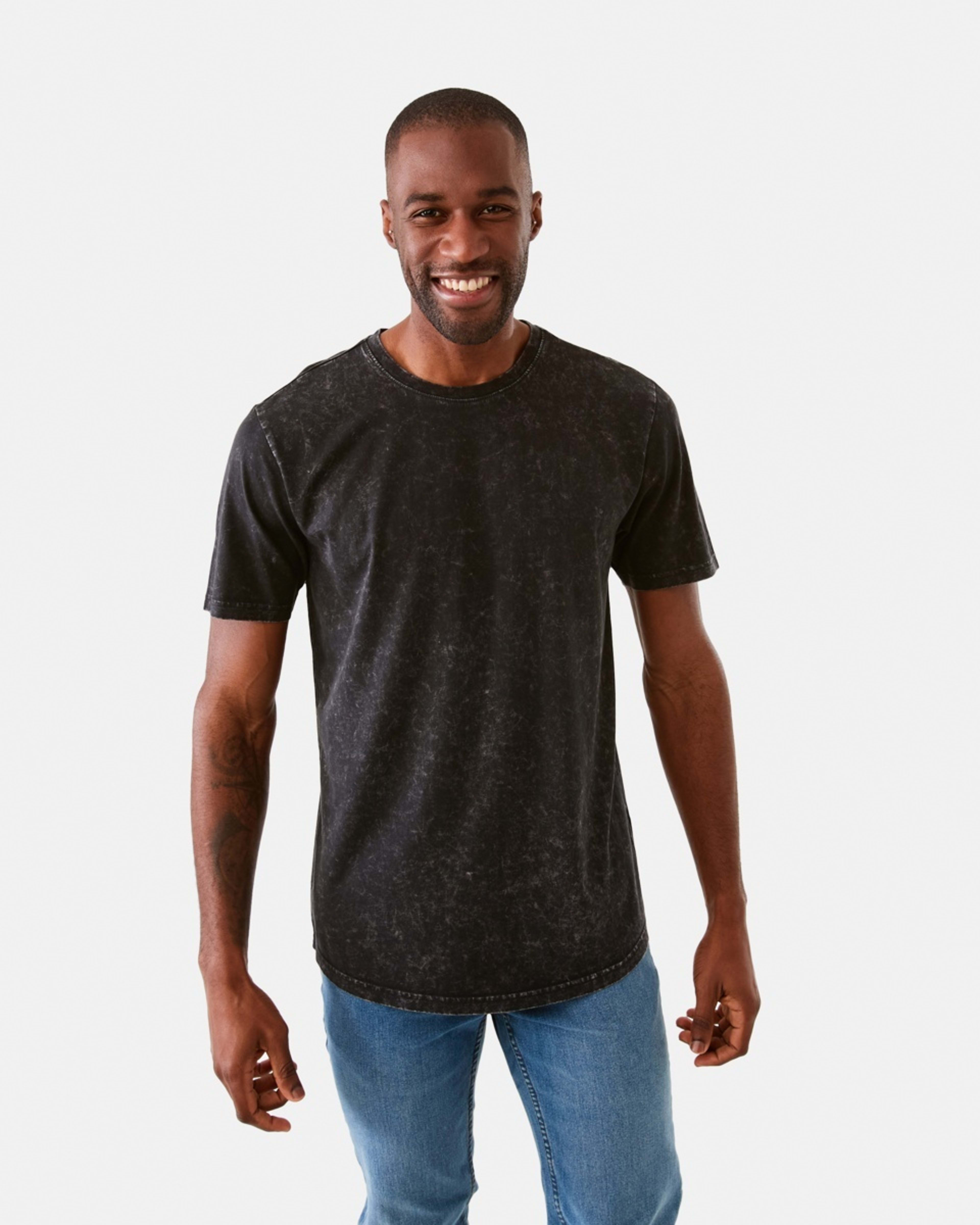 1 Acid Wash Curved Hem T-shirt Black