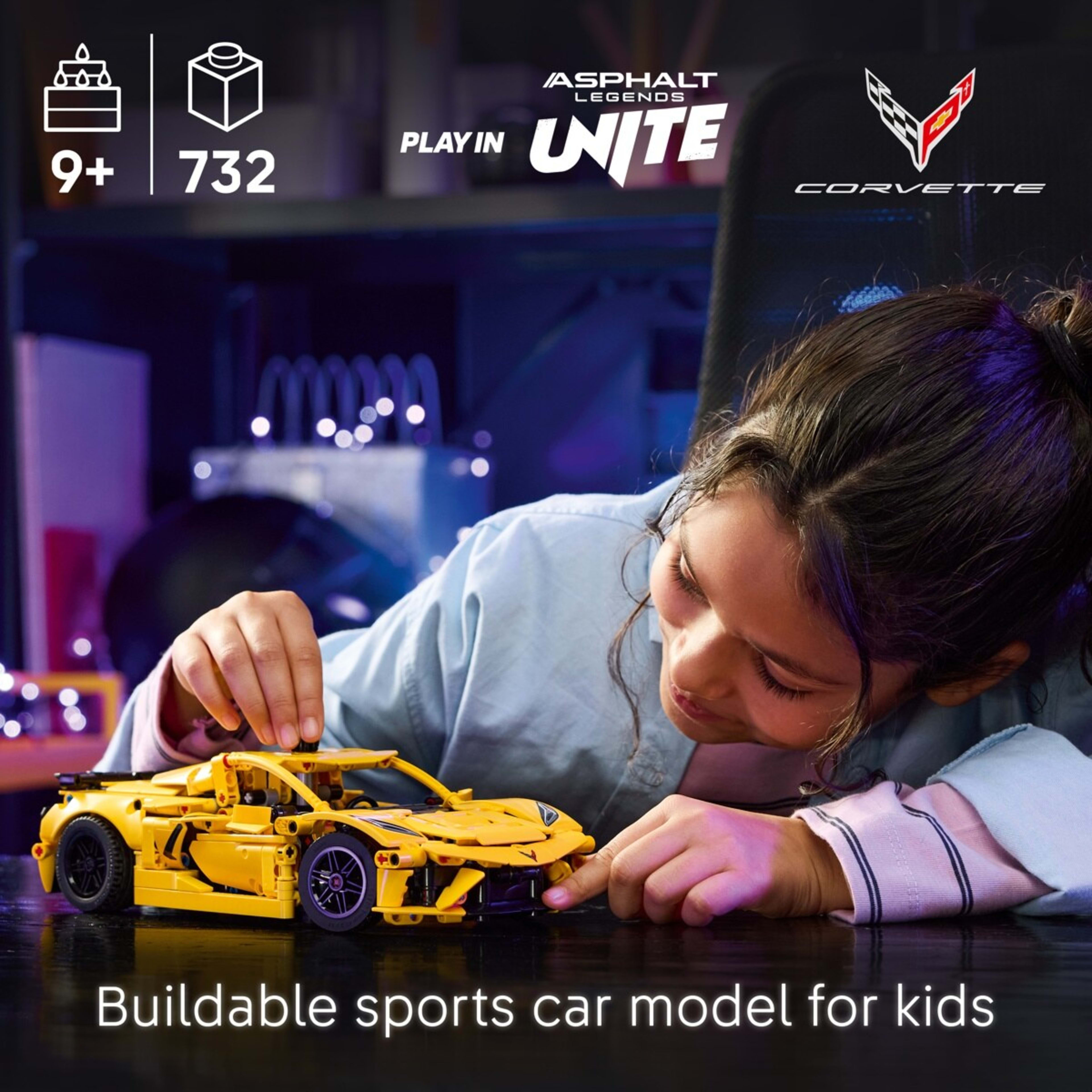 4 LEGO Technic Chevrolet Corvette Stingray 42205, 4 of 10
