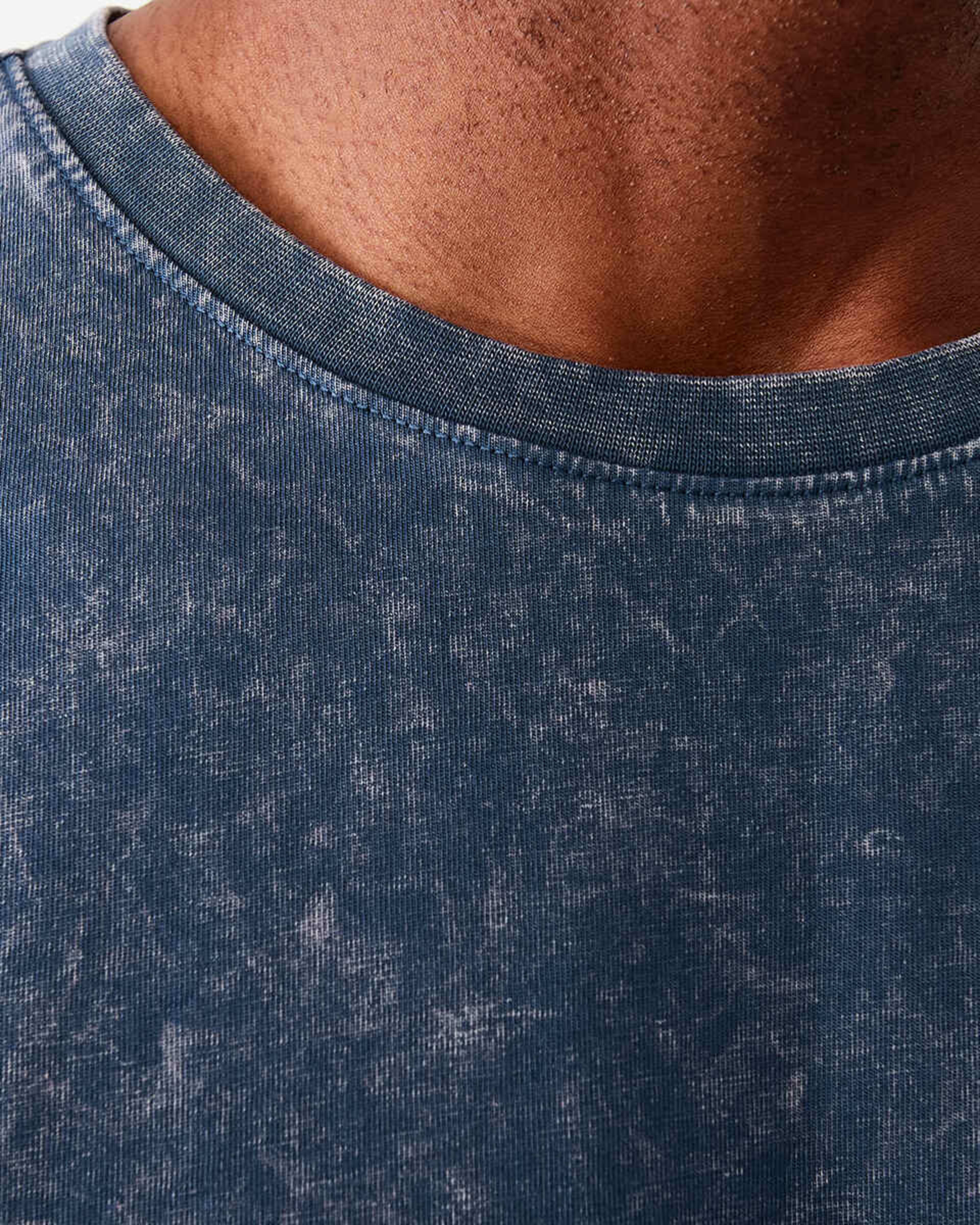 5 Acid Wash Curved Hem T-shirt Blu Sea, 5 of 5