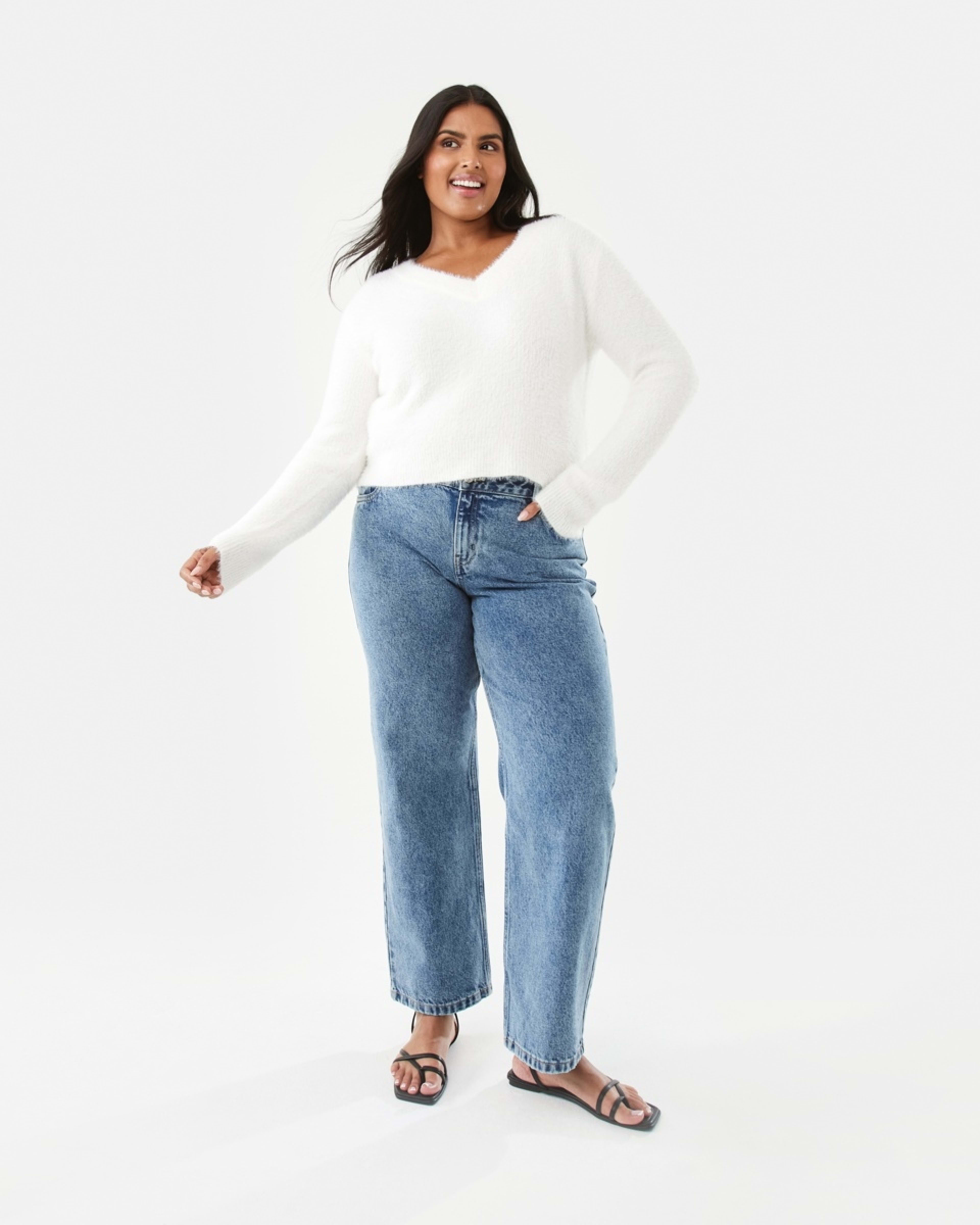 4 Eyelash V-Neck Jumper Snw White, 4 of 9