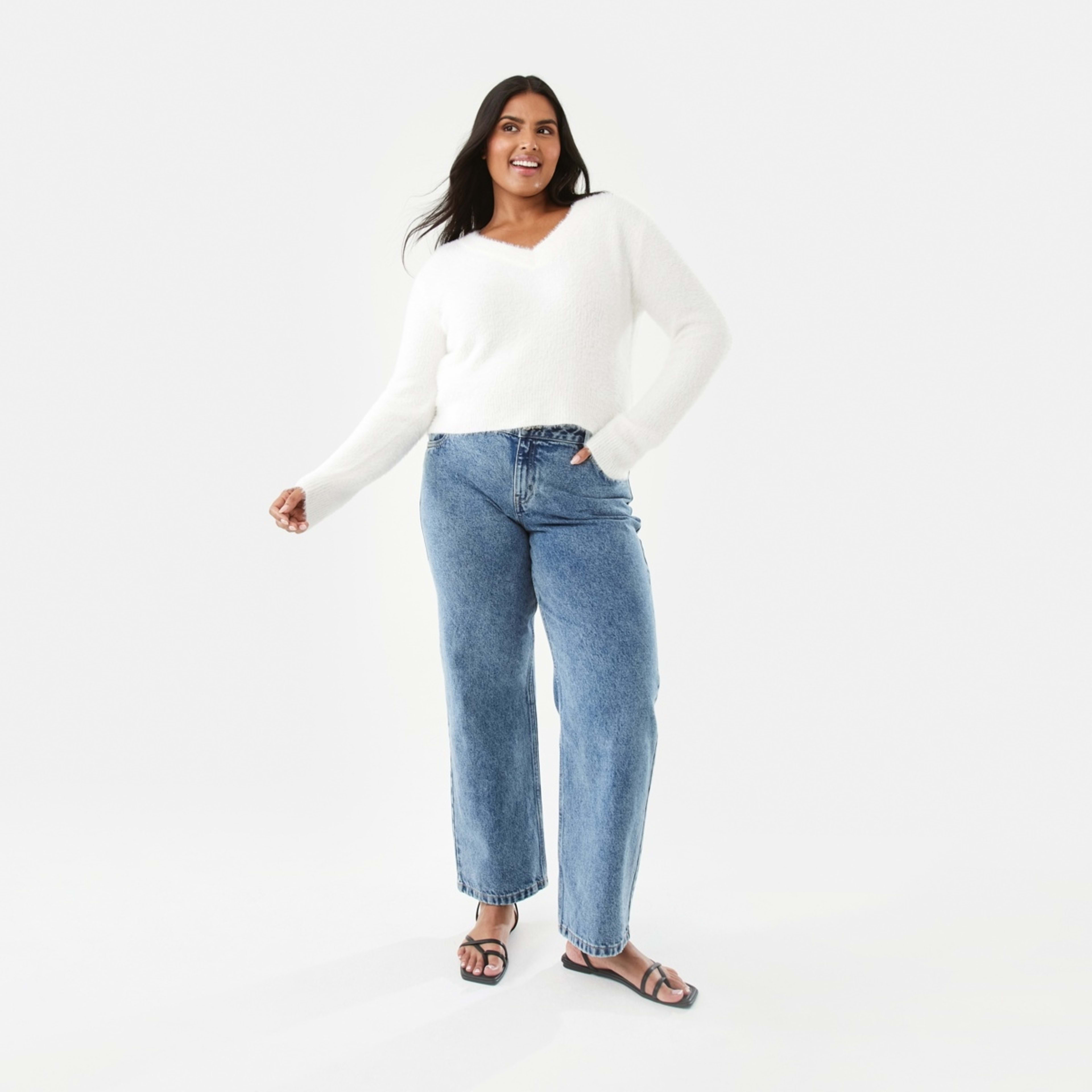 4 Eyelash V-Neck Jumper Snw White, 4 of 9