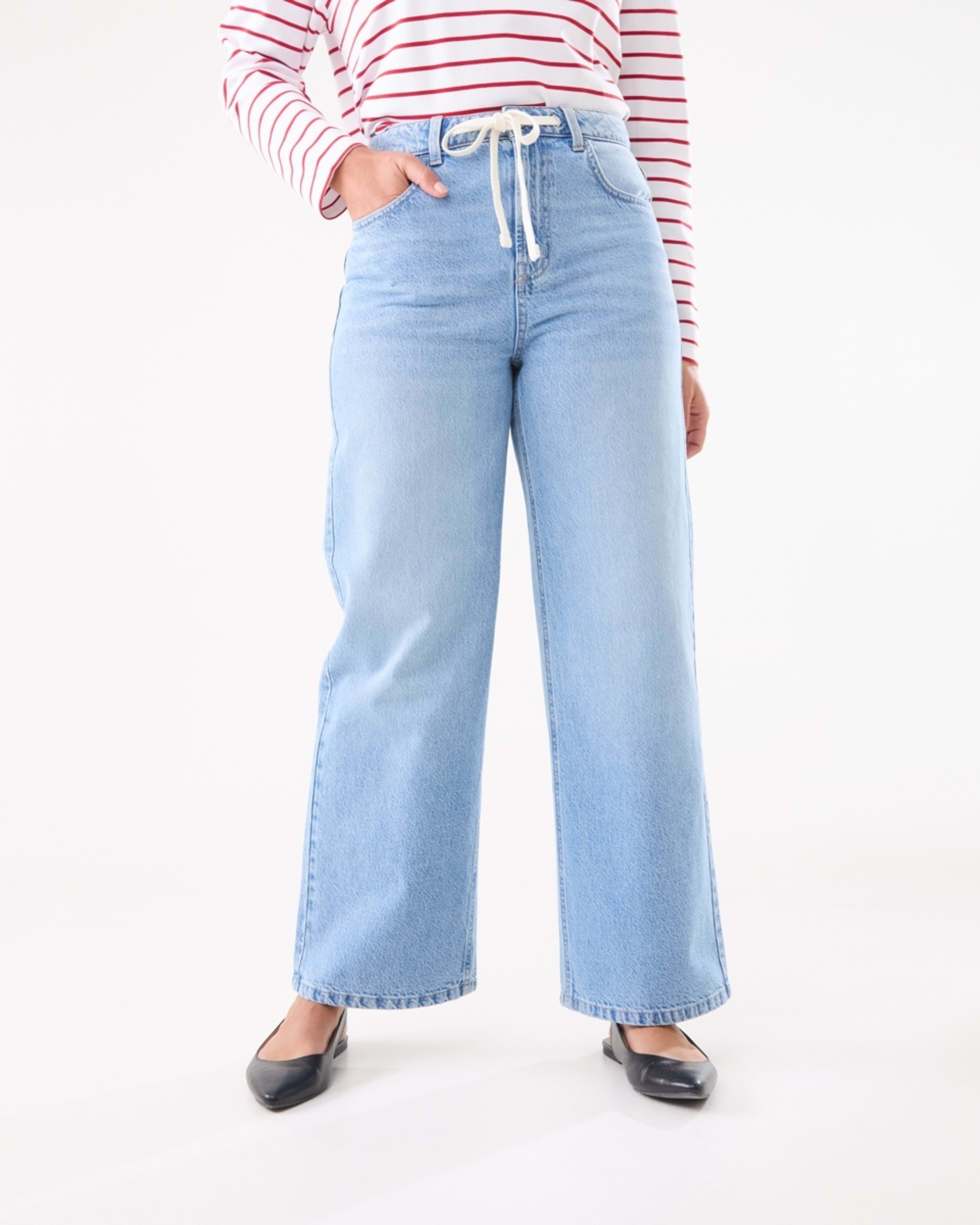 1 Wide Tie Waist Jeans Light Wash